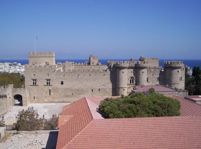 rhodos_altstadt_15_ber den daechern.jpg, 55kB